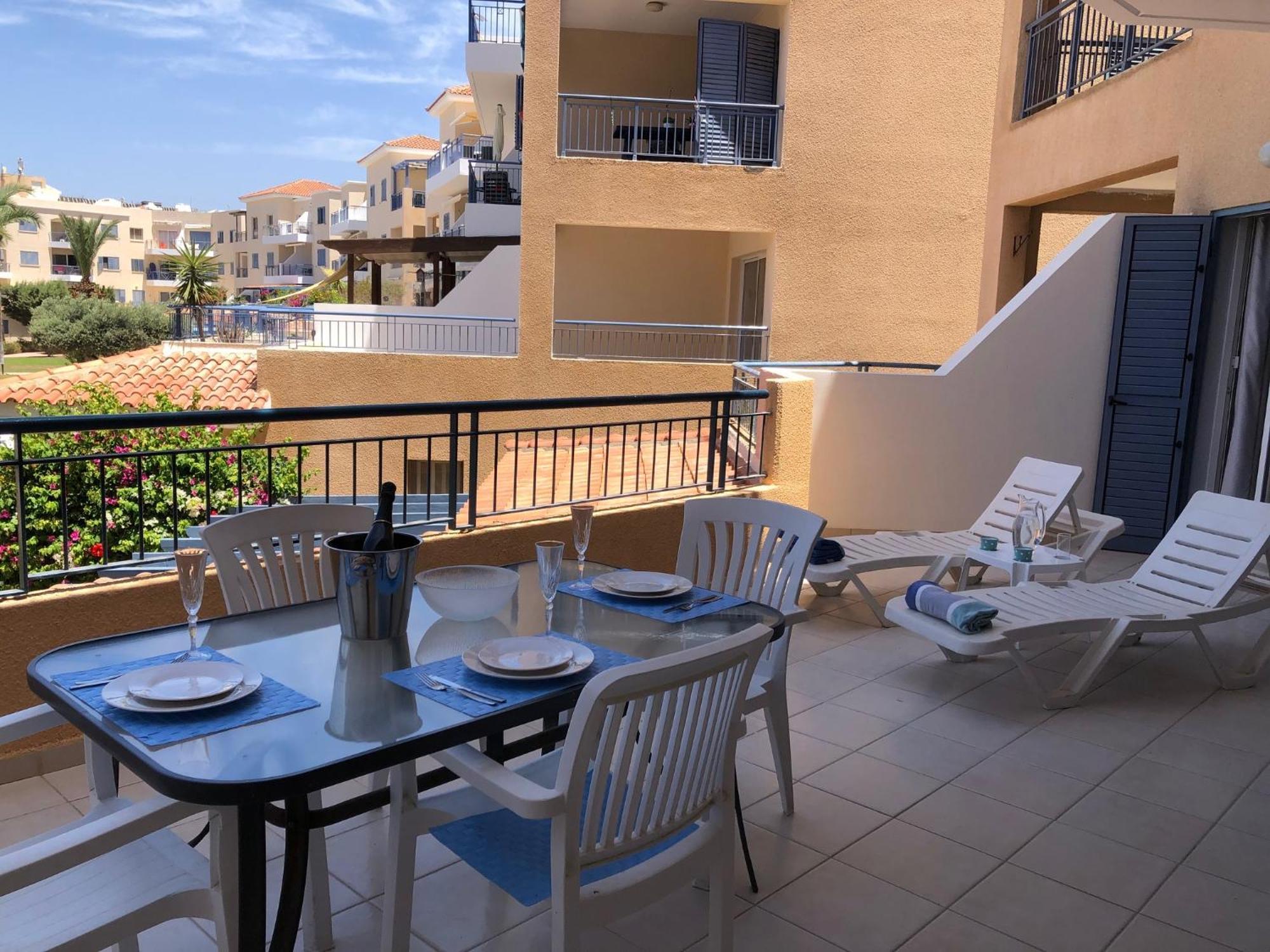 Kings Palace - Stylish 2 Bed Apartment With Sea Views Paphos Exterior foto